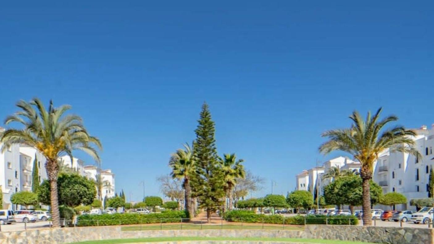 La Torre Golf Resort Roldan Ngoại thất bức ảnh